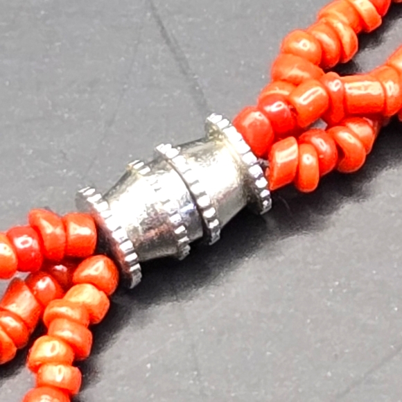 Jadite/Seraphinite Coral Color Seed Bead Necklace - Picture 4 of 5